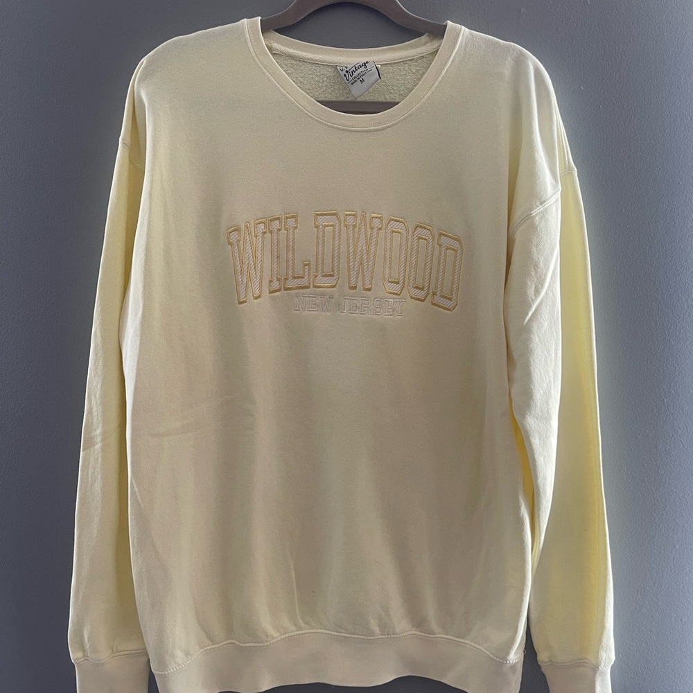 Vintage Oversized Light Yellow Wildwood Crewneck Sweatshirt